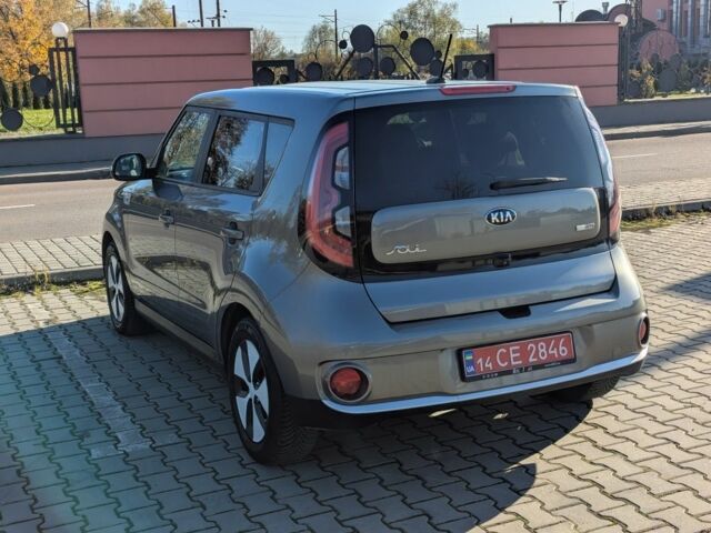 Серый Киа Soul, объемом двигателя 0 л и пробегом 160 тыс. км за 5400 $, фото 5 на Automoto.ua