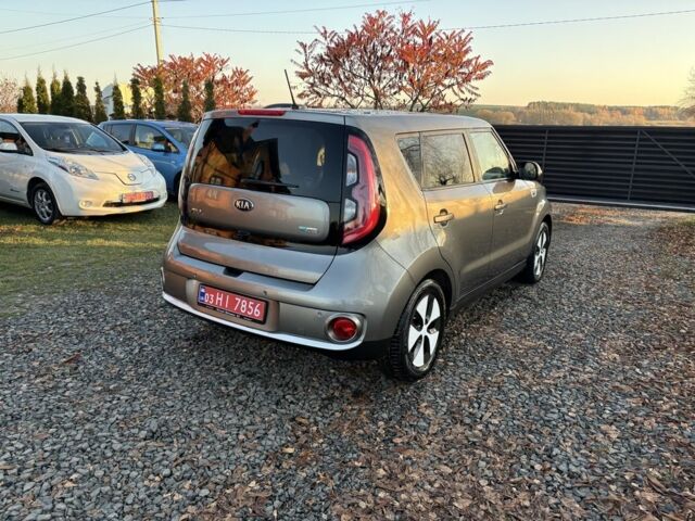 Серый Киа Soul, объемом двигателя 0 л и пробегом 99 тыс. км за 6000 $, фото 6 на Automoto.ua