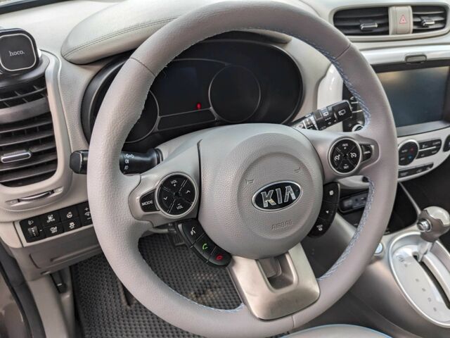 Сірий Кіа Soul, об'ємом двигуна 0 л та пробігом 130 тис. км за 11300 $, фото 21 на Automoto.ua