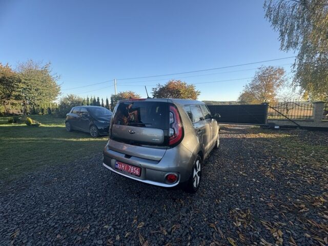 Киа Soul 2016 в Луцке на Automoto.ua Серый Киа Soul, объемом двигателя 0 л и пробегом 99 тыс. км за 6100 $, фото 13 на Automoto.ua