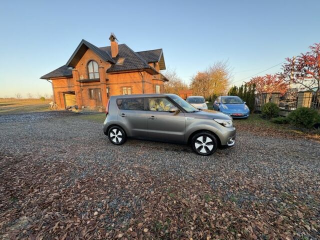 Серый Киа Soul, объемом двигателя 0 л и пробегом 99 тыс. км за 6000 $, фото 13 на Automoto.ua