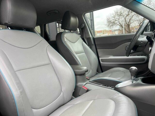 Серый Киа Soul, объемом двигателя 0 л и пробегом 111 тыс. км за 7200 $, фото 19 на Automoto.ua