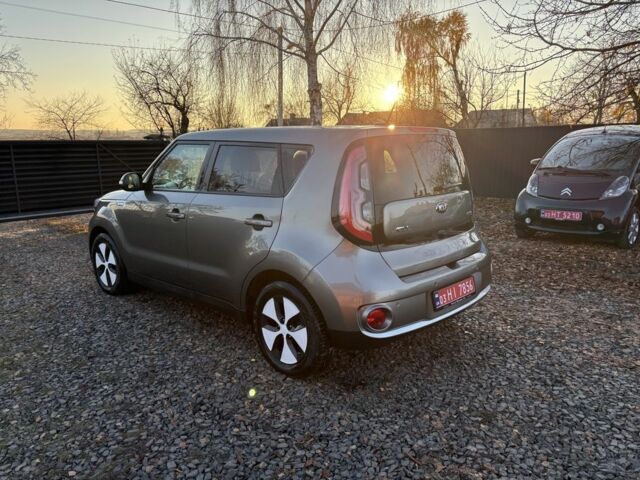 Серый Киа Soul, объемом двигателя 0 л и пробегом 99 тыс. км за 6000 $, фото 8 на Automoto.ua