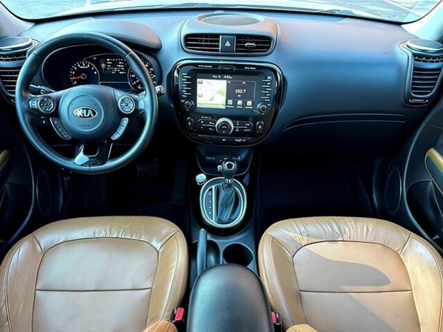 Серый Киа Soul, объемом двигателя 2 л и пробегом 73 тыс. км за 4400 $, фото 10 на Automoto.ua