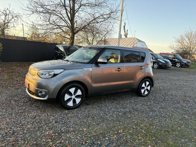 Серый Киа Soul, объемом двигателя 0 л и пробегом 99 тыс. км за 6000 $, фото 10 на Automoto.ua
