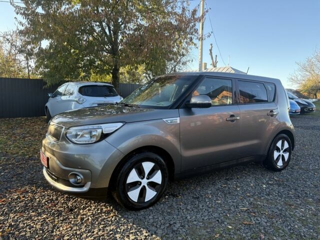 Киа Soul 2016 в Луцке на Automoto.ua Серый Киа Soul, объемом двигателя 0 л и пробегом 99 тыс. км за 6100 $, фото 8 на Automoto.ua