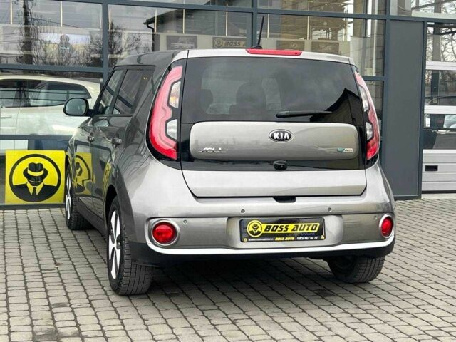 Серый Киа Soul, объемом двигателя 0 л и пробегом 111 тыс. км за 7200 $, фото 4 на Automoto.ua