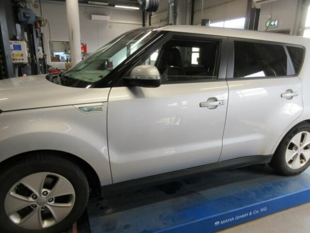 Серый Киа Soul, объемом двигателя 0 л и пробегом 117 тыс. км за 7999 $, фото 3 на Automoto.ua