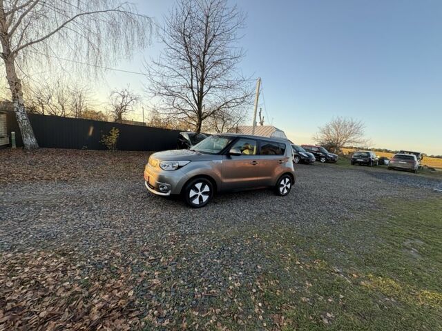 Серый Киа Soul, объемом двигателя 0 л и пробегом 99 тыс. км за 6000 $, фото 11 на Automoto.ua