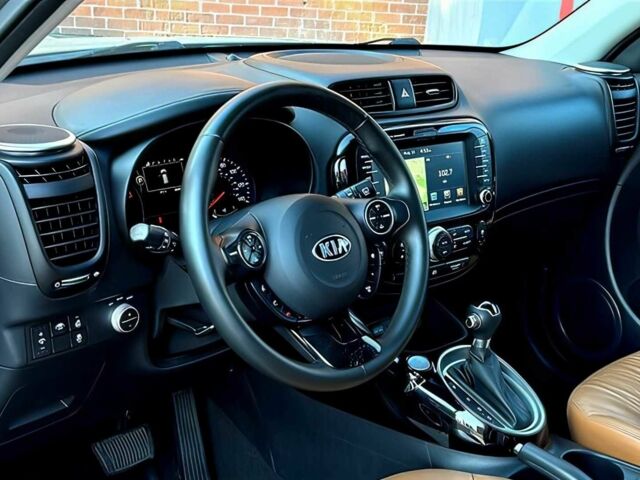 Сірий Кіа Soul, об'ємом двигуна 2 л та пробігом 77 тис. км за 7200 $, фото 9 на Automoto.ua