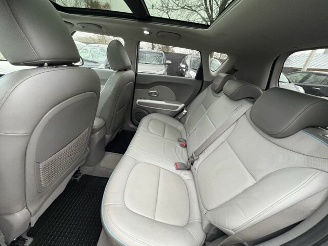 Сірий Кіа Soul, об'ємом двигуна 0 л та пробігом 113 тис. км за 6100 $, фото 19 на Automoto.ua