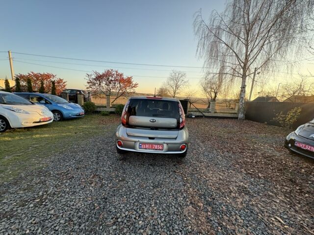 Серый Киа Soul, объемом двигателя 0 л и пробегом 99 тыс. км за 6000 $, фото 15 на Automoto.ua