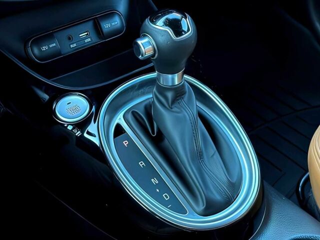 Сірий Кіа Soul, об'ємом двигуна 2 л та пробігом 77 тис. км за 7200 $, фото 12 на Automoto.ua