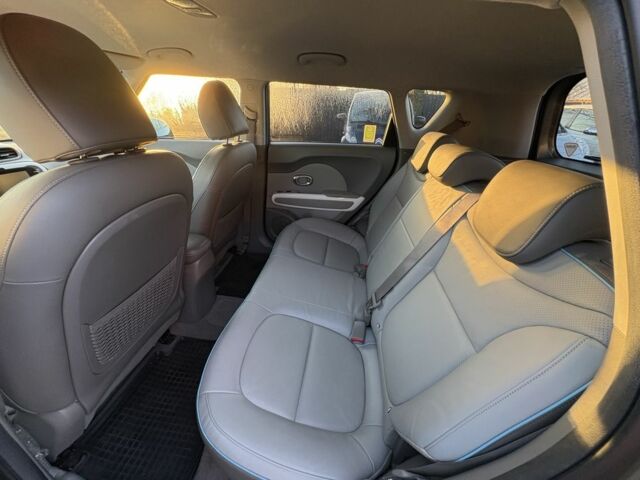 Серый Киа Soul, объемом двигателя 0 л и пробегом 99 тыс. км за 6000 $, фото 20 на Automoto.ua