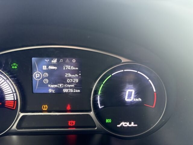 Серый Киа Soul, объемом двигателя 0 л и пробегом 99 тыс. км за 6000 $, фото 23 на Automoto.ua