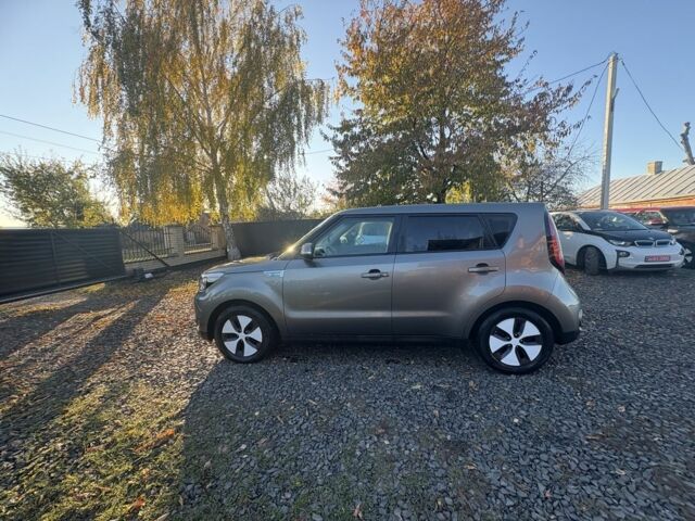 Киа Soul 2016 в Луцке на Automoto.ua Серый Киа Soul, объемом двигателя 0 л и пробегом 99 тыс. км за 6100 $, фото 16 на Automoto.ua