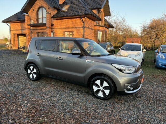 Серый Киа Soul, объемом двигателя 0 л и пробегом 99 тыс. км за 6000 $, фото 3 на Automoto.ua