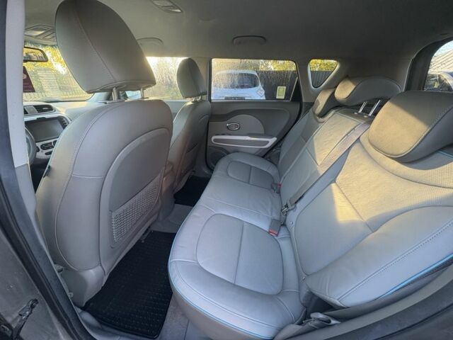 Киа Soul 2016 в Луцке на Automoto.ua Серый Киа Soul, объемом двигателя 0 л и пробегом 99 тыс. км за 6100 $, фото 18 на Automoto.ua