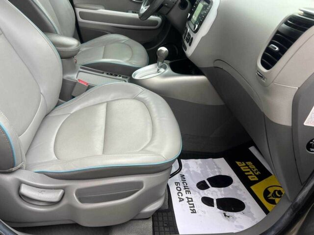 Серый Киа Soul, объемом двигателя 0 л и пробегом 111 тыс. км за 7200 $, фото 20 на Automoto.ua
