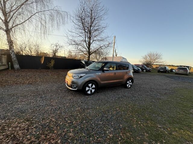 Серый Киа Soul, объемом двигателя 0 л и пробегом 99 тыс. км за 6000 $, фото 18 на Automoto.ua