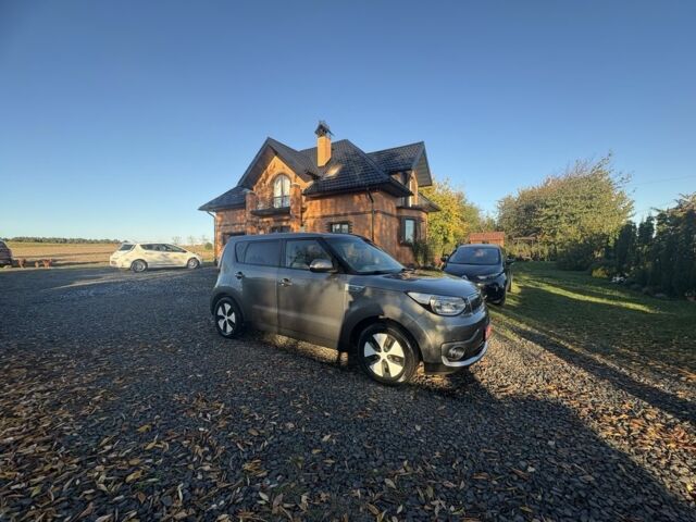 Киа Soul 2016 в Луцке на Automoto.ua Серый Киа Soul, объемом двигателя 0 л и пробегом 99 тыс. км за 6100 $, фото 11 на Automoto.ua