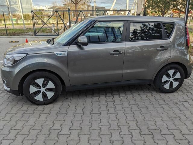 Сірий Кіа Soul, об'ємом двигуна 0 л та пробігом 130 тис. км за 11300 $, фото 5 на Automoto.ua