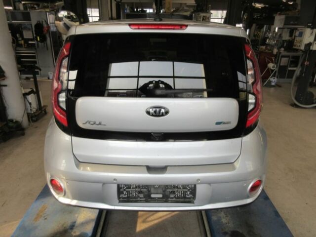 Серый Киа Soul, объемом двигателя 0 л и пробегом 117 тыс. км за 7999 $, фото 2 на Automoto.ua