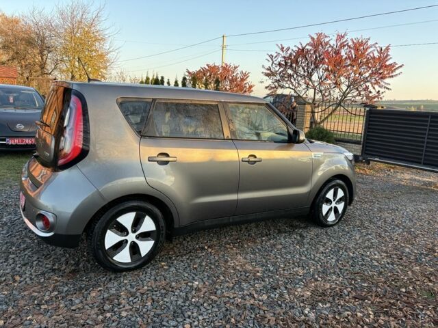 Серый Киа Soul, объемом двигателя 0 л и пробегом 99 тыс. км за 6000 $, фото 5 на Automoto.ua