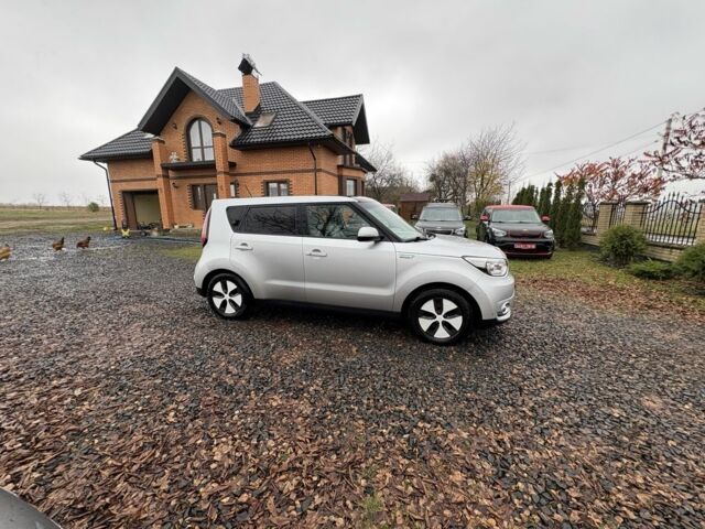 Сірий Кіа Soul, об'ємом двигуна 0 л та пробігом 113 тис. км за 6100 $, фото 3 на Automoto.ua