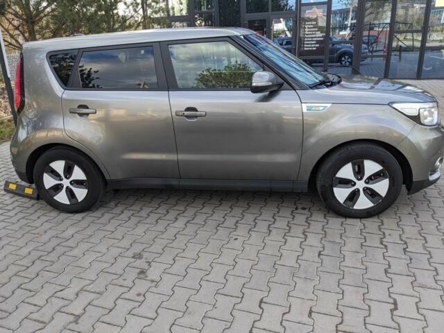 Сірий Кіа Soul, об'ємом двигуна 0 л та пробігом 130 тис. км за 11300 $, фото 3 на Automoto.ua
