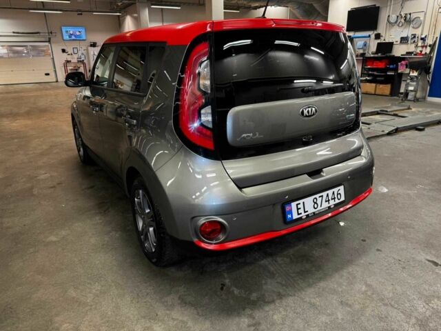 Серый Киа Soul, объемом двигателя 0 л и пробегом 65 тыс. км за 4700 $, фото 7 на Automoto.ua
