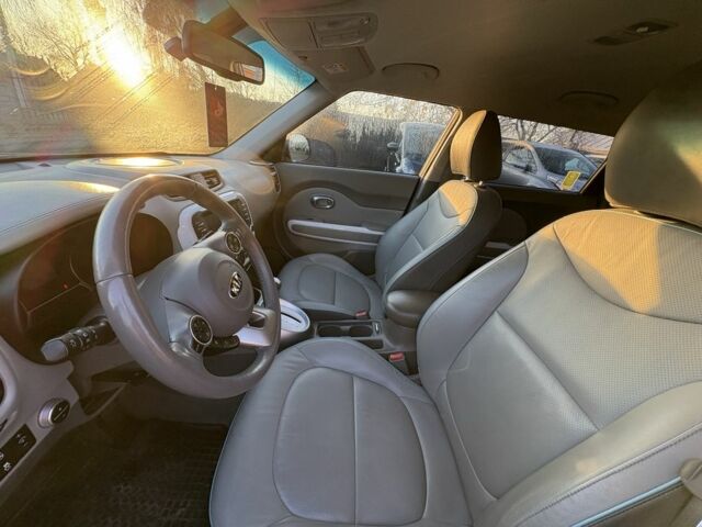 Серый Киа Soul, объемом двигателя 0 л и пробегом 99 тыс. км за 6000 $, фото 21 на Automoto.ua