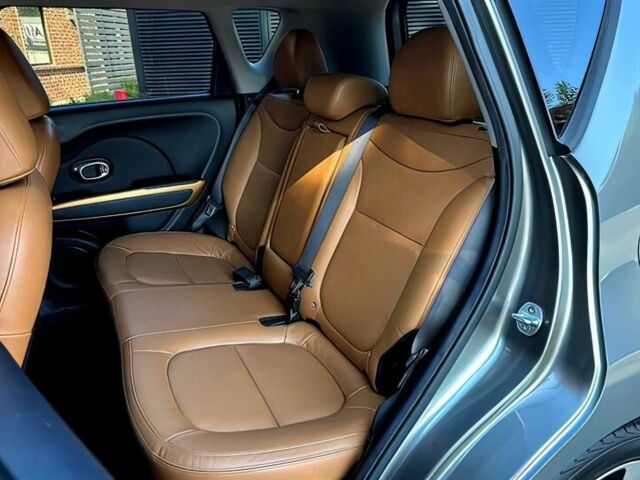 Серый Киа Soul, объемом двигателя 2 л и пробегом 73 тыс. км за 4400 $, фото 14 на Automoto.ua