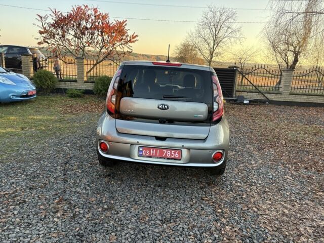 Серый Киа Soul, объемом двигателя 0 л и пробегом 99 тыс. км за 6000 $, фото 7 на Automoto.ua