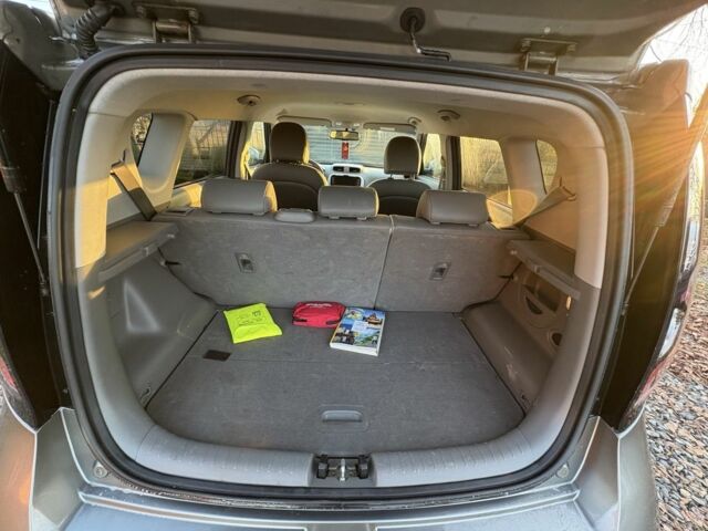 Серый Киа Soul, объемом двигателя 0 л и пробегом 99 тыс. км за 6000 $, фото 19 на Automoto.ua