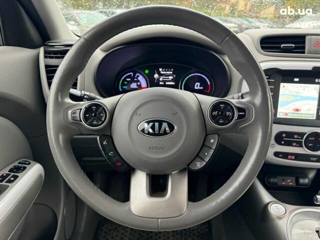 Сірий Кіа Soul, об'ємом двигуна 0 л та пробігом 108 тис. км за 10340 $, фото 24 на Automoto.ua