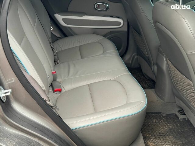 Сірий Кіа Soul, об'ємом двигуна 0 л та пробігом 108 тис. км за 10340 $, фото 19 на Automoto.ua