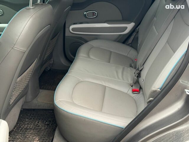 Сірий Кіа Soul, об'ємом двигуна 0 л та пробігом 108 тис. км за 10340 $, фото 17 на Automoto.ua