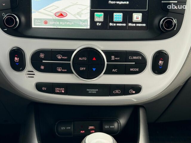 Сірий Кіа Soul, об'ємом двигуна 0 л та пробігом 108 тис. км за 10340 $, фото 27 на Automoto.ua