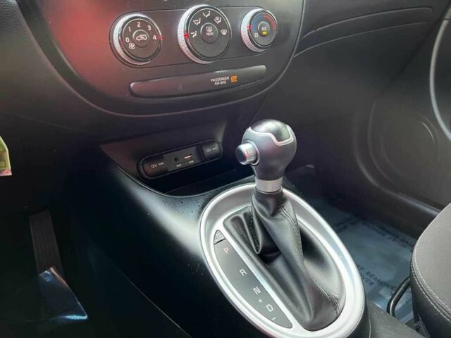 Серый Киа Soul, объемом двигателя 0 л и пробегом 26 тыс. км за 10500 $, фото 11 на Automoto.ua