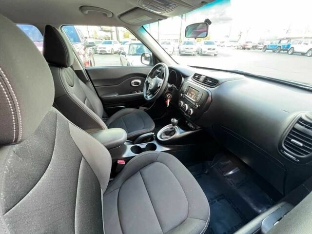 Серый Киа Soul, объемом двигателя 0 л и пробегом 26 тыс. км за 10500 $, фото 18 на Automoto.ua
