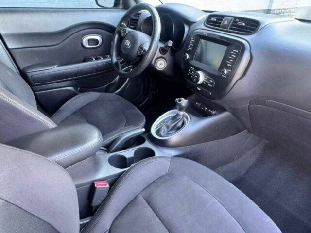 Серый Киа Soul, объемом двигателя 1.6 л и пробегом 145 тыс. км за 1900 $, фото 8 на Automoto.ua