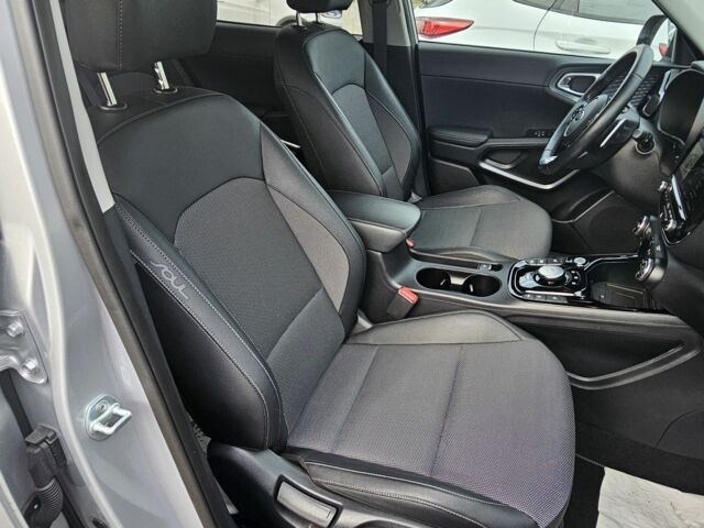 Серый Киа Soul, объемом двигателя 0 л и пробегом 12 тыс. км за 15800 $, фото 11 на Automoto.ua