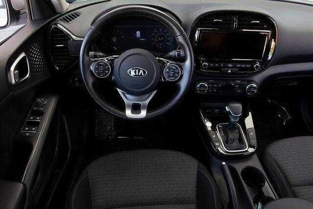 Серый Киа Soul, объемом двигателя 2 л и пробегом 47 тыс. км за 3900 $, фото 6 на Automoto.ua