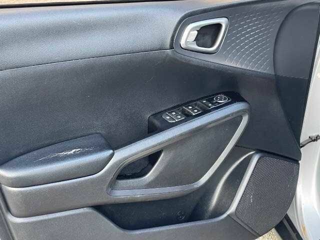 Серый Киа Soul, объемом двигателя 2 л и пробегом 29 тыс. км за 4100 $, фото 7 на Automoto.ua