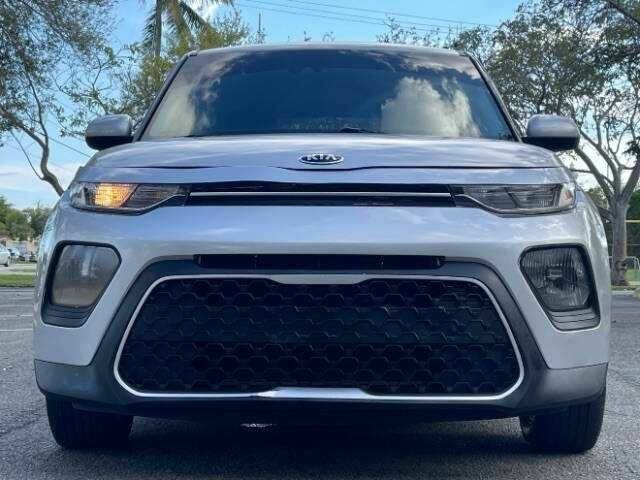 Серый Киа Soul, объемом двигателя 2 л и пробегом 29 тыс. км за 4100 $, фото 6 на Automoto.ua