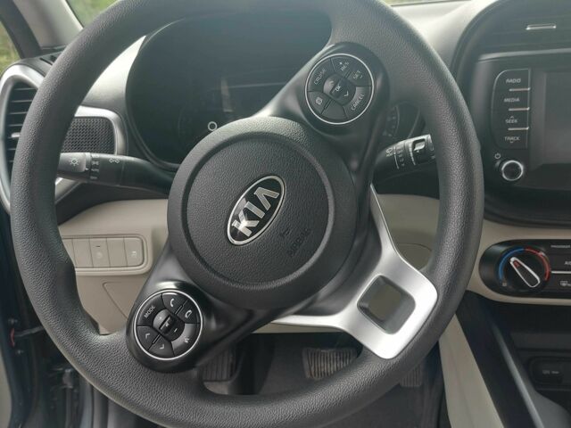 Серый Киа Soul, объемом двигателя 2 л и пробегом 84 тыс. км за 15200 $, фото 9 на Automoto.ua