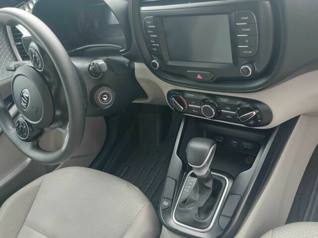 Серый Киа Soul, объемом двигателя 2 л и пробегом 84 тыс. км за 15200 $, фото 7 на Automoto.ua
