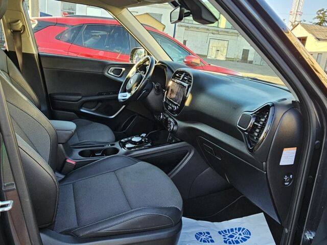 Сірий Кіа Soul, об'ємом двигуна 0 л та пробігом 38 тис. км за 21800 $, фото 7 на Automoto.ua