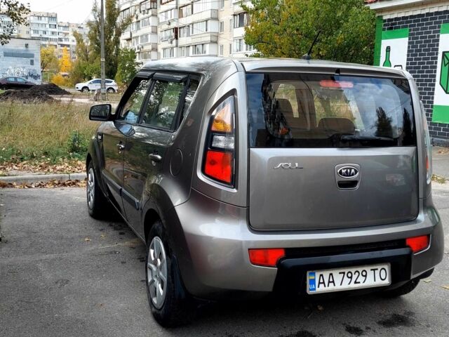 Серый Киа Soul, объемом двигателя 1.6 л и пробегом 109 тыс. км за 7900 $, фото 8 на Automoto.ua